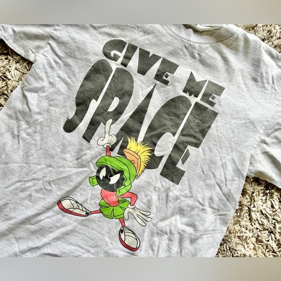 Warner Bros Looney Tunes Marvin the Martian t-shirt Give Me Space - Picture 2 of 8